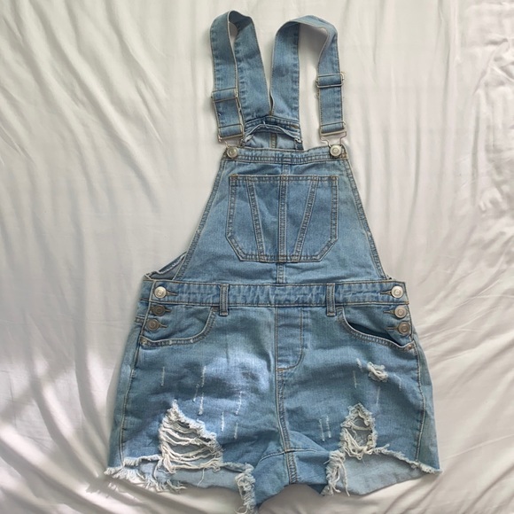 Distressed short overalls - Picture 3 of 11